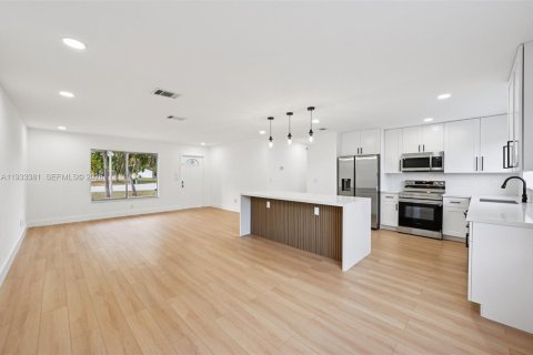 Купить виллу или дом в Порт-Сент-Луси, Флорида 3 спальни, 109.25м2, № 1999679 - фото 9