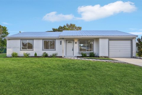 Casa en Port St. Lucie, Florida 3 dormitorios, 109.25 m2 № 1999679