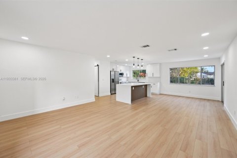 Купить виллу или дом в Порт-Сент-Луси, Флорида 3 спальни, 109.25м2, № 1999679 - фото 7