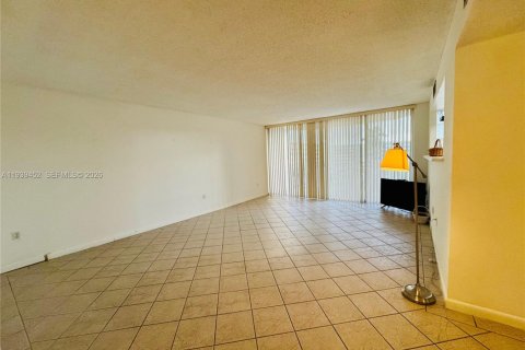 Condo in Aventura, Florida, 2 bedrooms № 2152664 - photo 21