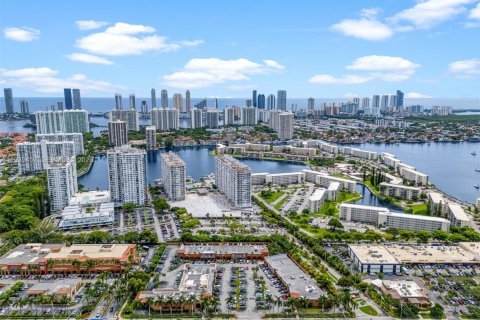 Condo in Aventura, Florida, 2 bedrooms № 2152664 - photo 14