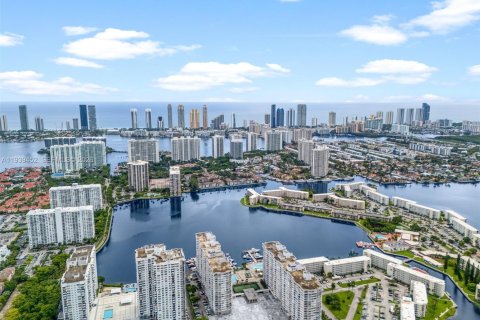 Condo in Aventura, Florida, 2 bedrooms № 2152664