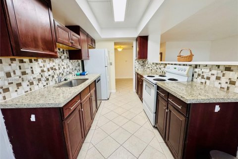 Condo in Aventura, Florida, 2 bedrooms № 2152664 - photo 26