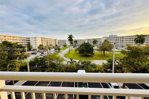 Condo in Aventura, Florida, 2 bedrooms № 2152664 - photo 27