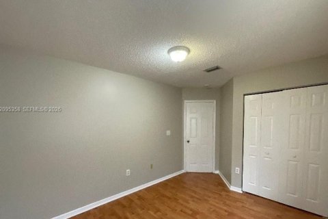 House in Pembroke Pines, Florida 4 bedrooms, 191.1 sq.m. № 2384777 - photo 8