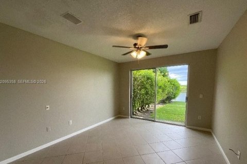 House in Pembroke Pines, Florida 4 bedrooms, 191.1 sq.m. № 2384777 - photo 10
