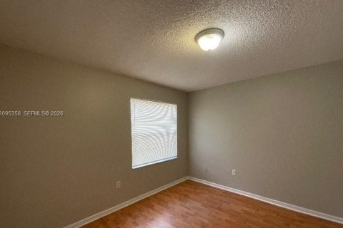 House in Pembroke Pines, Florida 4 bedrooms, 191.1 sq.m. № 2384777 - photo 9
