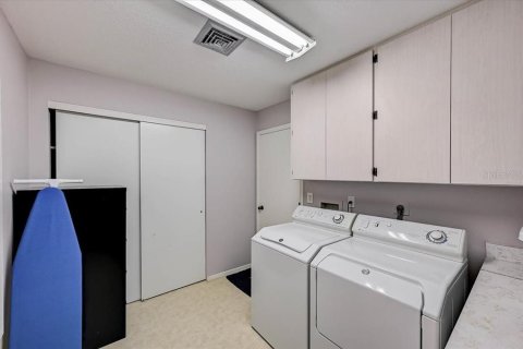 Снять в аренду виллу или дом в Энглвуд, Флорида 2 комнаты, 173.45м2, № 1797181 - фото 30