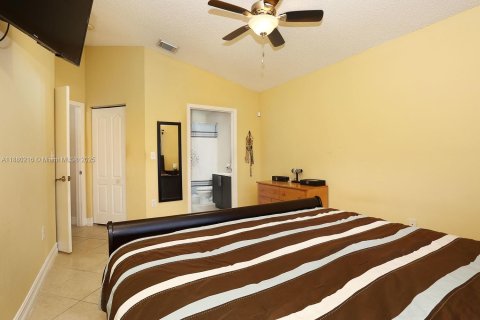 Casa en alquiler en Miami, Florida, 3 dormitorios, 127.18 m2 № 1929028 - foto 20