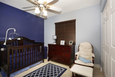 Casa en alquiler en Miami, Florida, 3 dormitorios, 127.18 m2 № 1929028 - foto 3