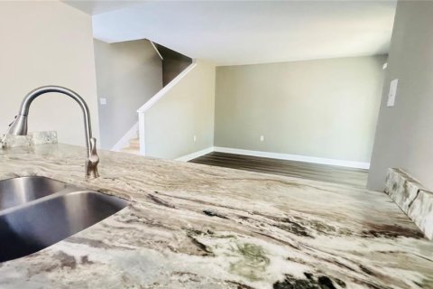 Touwnhouse à louer à Orlando, Floride: 2 chambres, 112.5 m2 № 2350291 - photo 10