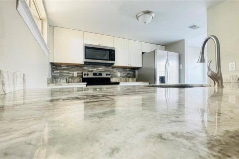 Touwnhouse à louer à Orlando, Floride: 2 chambres, 112.5 m2 № 2350291 - photo 9