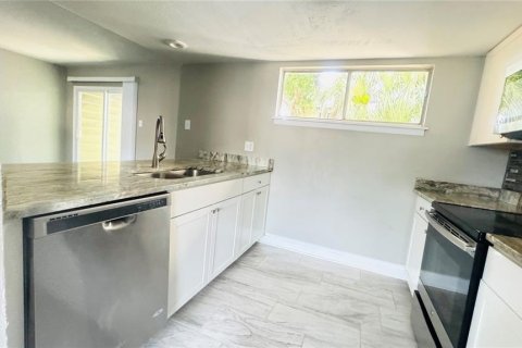 Touwnhouse à louer à Orlando, Floride: 2 chambres, 112.5 m2 № 2350291 - photo 6