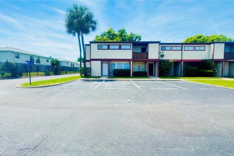 Touwnhouse à louer à Orlando, Floride: 2 chambres, 112.5 m2 № 2350291 - photo 3