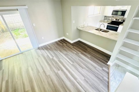 Touwnhouse à louer à Orlando, Floride: 2 chambres, 112.5 m2 № 2350291 - photo 24