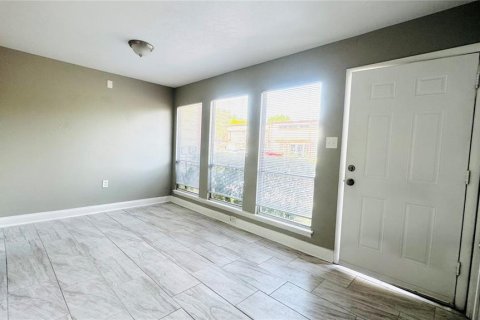 Touwnhouse à louer à Orlando, Floride: 2 chambres, 112.5 m2 № 2350291 - photo 4