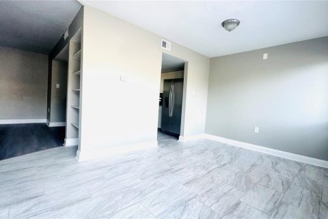 Touwnhouse à louer à Orlando, Floride: 2 chambres, 112.5 m2 № 2350291 - photo 5