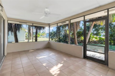 House in Palm Bay, Florida 3 bedrooms, 137.12 sq.m. № 1768014 - photo 20