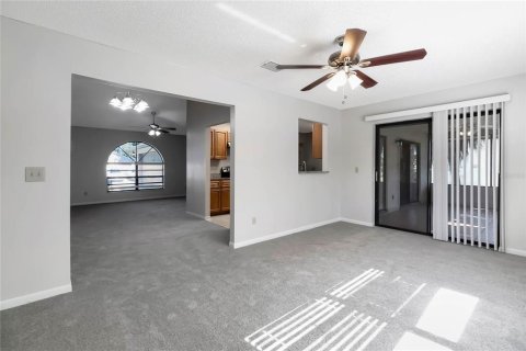 House in Palm Bay, Florida 3 bedrooms, 137.12 sq.m. № 1768014 - photo 12