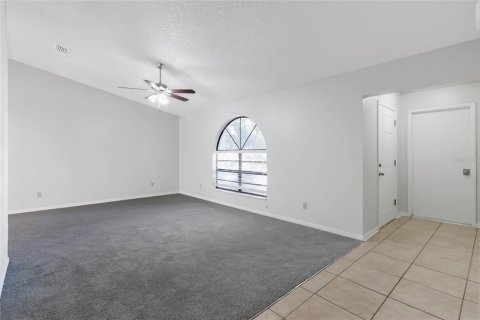 House in Palm Bay, Florida 3 bedrooms, 137.12 sq.m. № 1768014 - photo 3