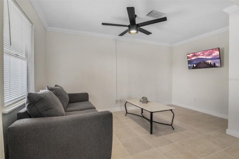 Commercial property in Saint Pete Beach, Florida 5 bedrooms, 200.3 sq.m. № 1613118 - photo 18