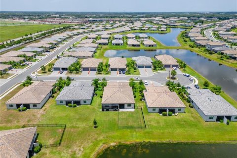 Villa ou maison à vendre à Bradenton, Floride: 2 chambres, 144.65 m2 № 2232108 - photo 8