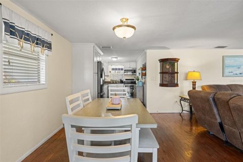 Villa ou maison à vendre à Palm Harbor, Floride: 4 chambres, 191.75 m2 № 2425737 - photo 18