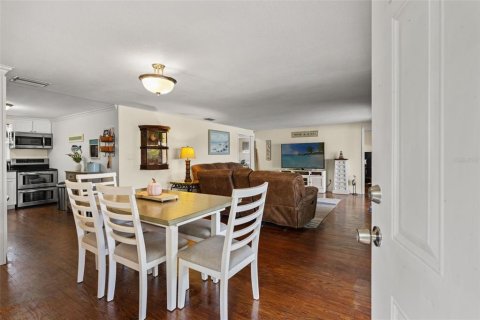 Villa ou maison à vendre à Palm Harbor, Floride: 4 chambres, 191.75 m2 № 2425737 - photo 6