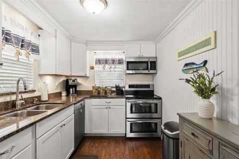 Villa ou maison à vendre à Palm Harbor, Floride: 4 chambres, 191.75 m2 № 2425737 - photo 8