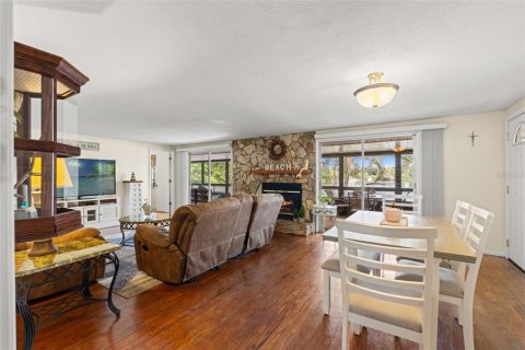 Villa ou maison à vendre à Palm Harbor, Floride: 4 chambres, 191.75 m2 № 2425737 - photo 16