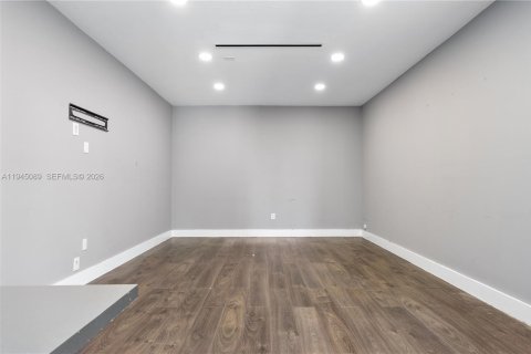 Casa en venta en Palmetto Bay, Florida, 4 dormitorios, 283.54 m2 № 2001671 - foto 18