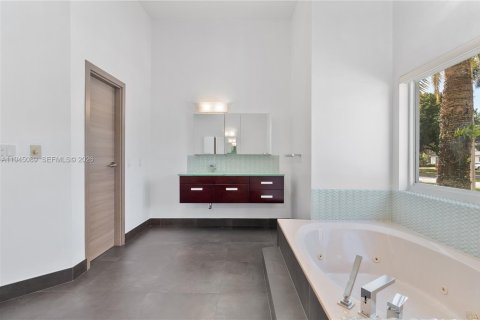 Casa en venta en Palmetto Bay, Florida, 4 dormitorios, 283.54 m2 № 2001671 - foto 25