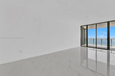 Condo in Miami, Florida, 3 bedrooms № 1878768 - photo 7