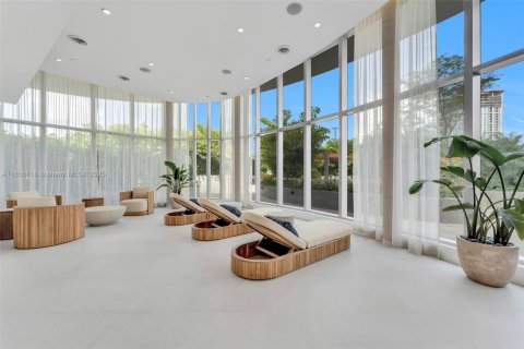 Condo in Miami, Florida, 3 bedrooms № 1878768 - photo 16