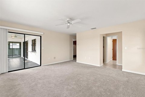 Villa ou maison à vendre à Port Charlotte, Floride: 3 chambres, 130.53 m2 № 2285220 - photo 27