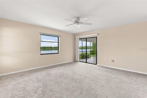 Villa ou maison à vendre à Port Charlotte, Floride: 3 chambres, 130.53 m2 № 2285220 - photo 29