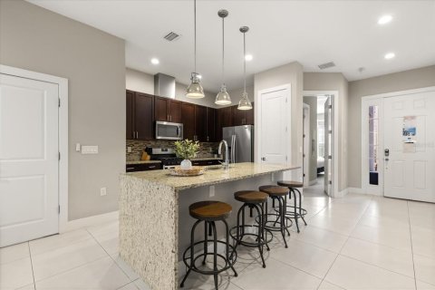 Touwnhouse à vendre à Kissimmee, Floride: 4 chambres, 167.6 m2 № 2221921 - photo 9