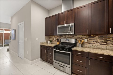 Touwnhouse à vendre à Kissimmee, Floride: 4 chambres, 167.6 m2 № 2221921 - photo 8