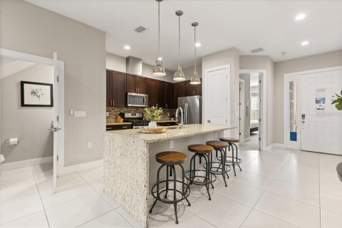 Touwnhouse à vendre à Kissimmee, Floride: 4 chambres, 167.6 m2 № 2221921 - photo 10