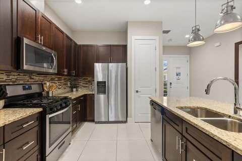 Touwnhouse à vendre à Kissimmee, Floride: 4 chambres, 167.6 m2 № 2221921 - photo 7