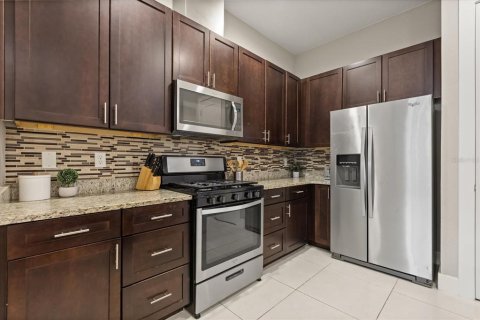 Touwnhouse à vendre à Kissimmee, Floride: 4 chambres, 167.6 m2 № 2221921 - photo 5