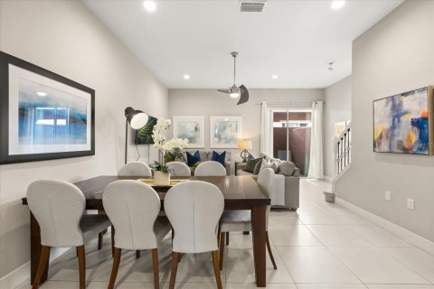 Touwnhouse à vendre à Kissimmee, Floride: 4 chambres, 167.6 m2 № 2221921 - photo 11
