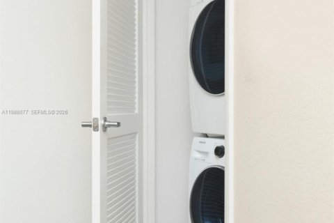 Купить кондоминиум в Бей-Харбор-Айлендс, Флорида 2 спальни, 73.49м2, № 2050641 - фото 10