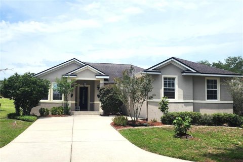 House in Ocala, Florida 4 bedrooms, 217.58 sq.m. № 1747346 - photo 1