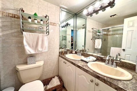 Copropriété à vendre à Sunny Isles Beach, Floride: 2 chambres, 138.24 m2 № 2009308 - photo 9