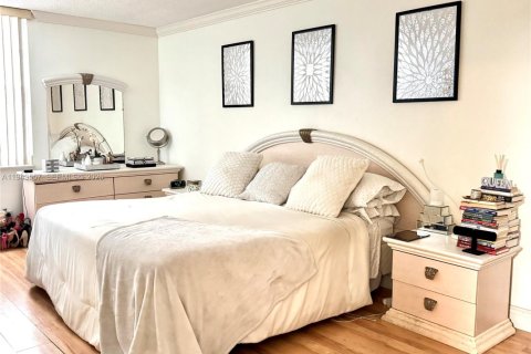 Copropriété à vendre à Sunny Isles Beach, Floride: 2 chambres, 138.24 m2 № 2009308 - photo 11