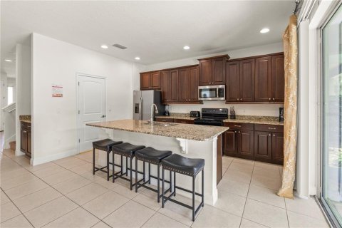 House in Kissimmee, Florida 5 bedrooms, 238.76 sq.m. № 1761086 - photo 11