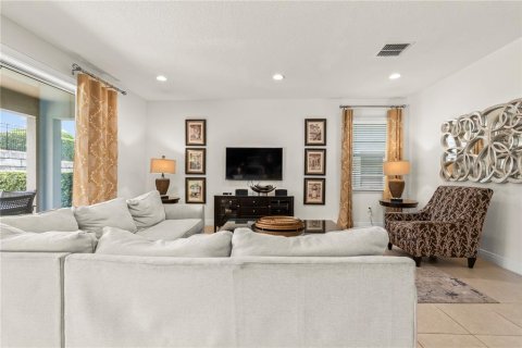 House in Kissimmee, Florida 5 bedrooms, 238.76 sq.m. № 1761086 - photo 10