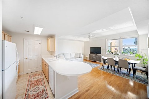 Condo in Sarasota, Florida, 1 bedroom  № 1508294 - photo 2