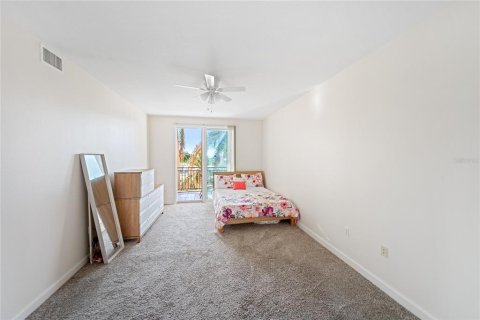 Condo in Sarasota, Florida, 1 bedroom  № 1508294 - photo 24